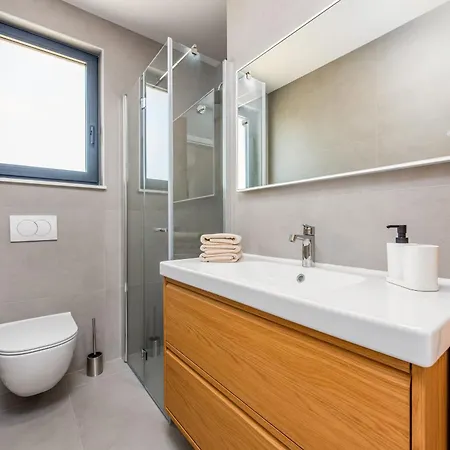 Family-friendly With Swimming Pool - Torovi - - Pedinka, - 25977 Apartment *
