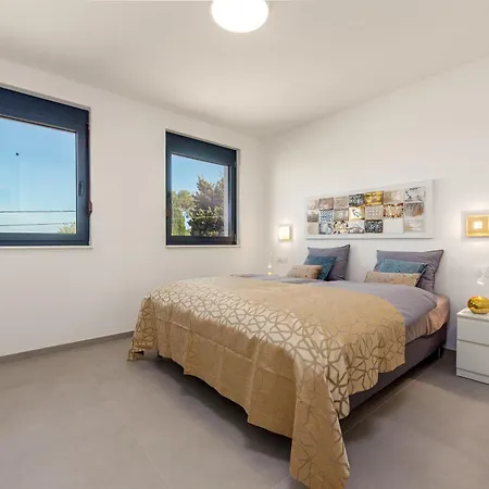 Apartment Family-friendly With Swimming Pool - Torovi - - Pedinka, - 25977 Vir