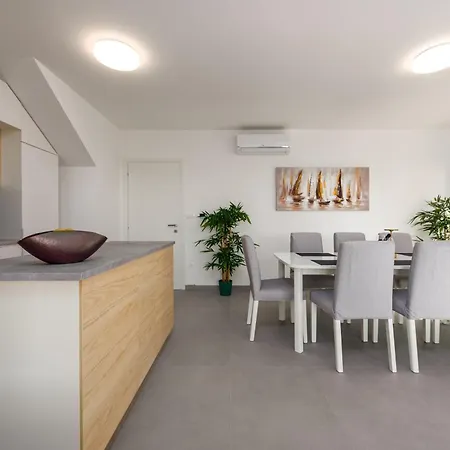 Apartman Family-friendly With Swimming Pool - Torovi - - Pedinka, - 25977 Vir