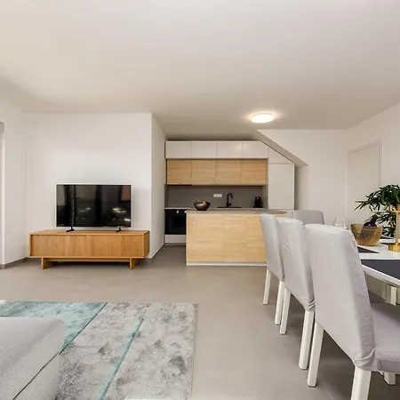 Apartman Family-friendly With Swimming Pool - Torovi - - Pedinka, - 25977 Vir
