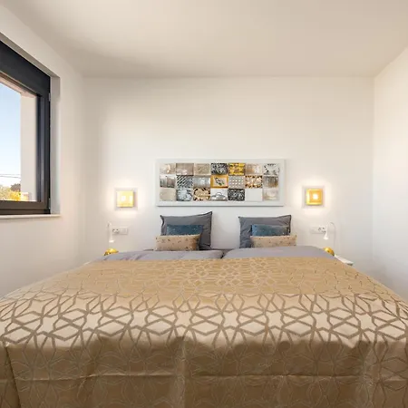Family-friendly With Swimming Pool - Torovi - - Pedinka, - 25977 Apartman *