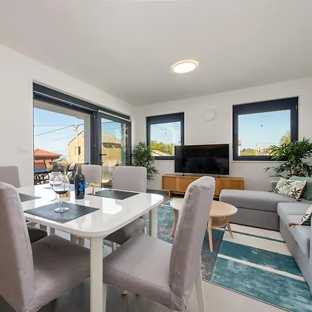 Apartman Family-friendly With Swimming Pool - Torovi - - Pedinka, - 25977 Vir